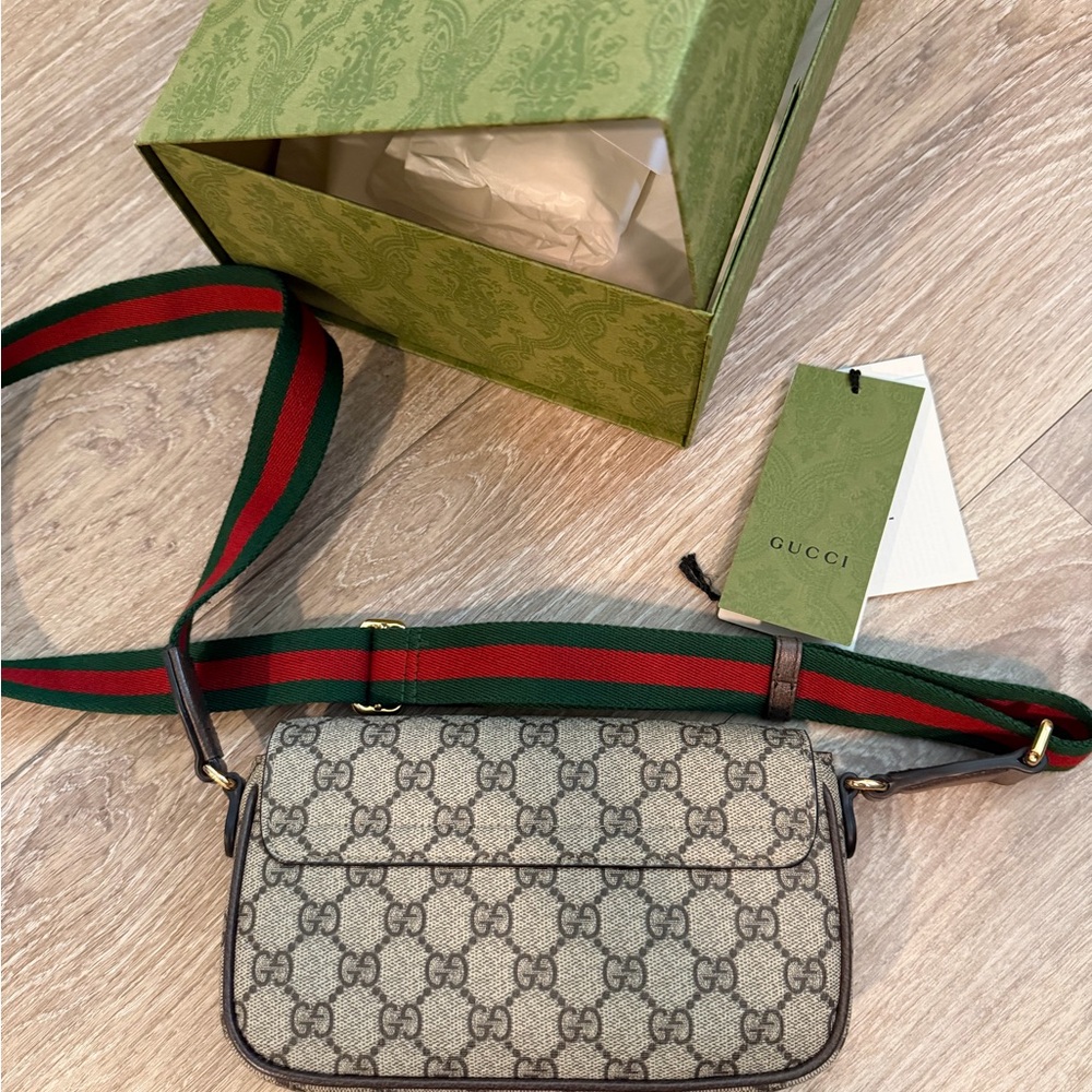 Gucci GG Ophidia Crossbody Bag with Green-Red Strap - Picture 2 of 8